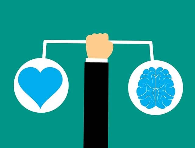 Inteligencia-emocional-representada-con-un-corazon-y-un-cerebro